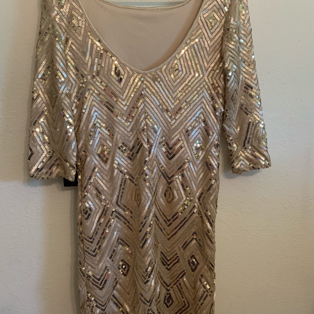 City Triangle Gold Sequin Open Backed Dress. NWT - Picture 7 of 10